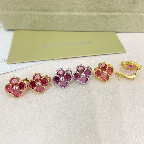 [⭐Glow Muse]2026 NEW  CLOVER 1 MOTIFPINK ENAMEL STUD EARRINGS WITH DIAMONDS2
