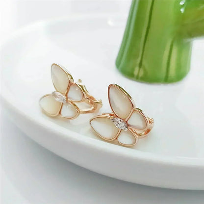 [Glow Muse]PENDIENTES DE DIAMANTES EN FORMA DE MARIPOSA MOP