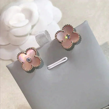 [Glow Muse]CLOVER MEDIUM 1 MOTIFS  PINK MOP DIAMOND EARRINGS