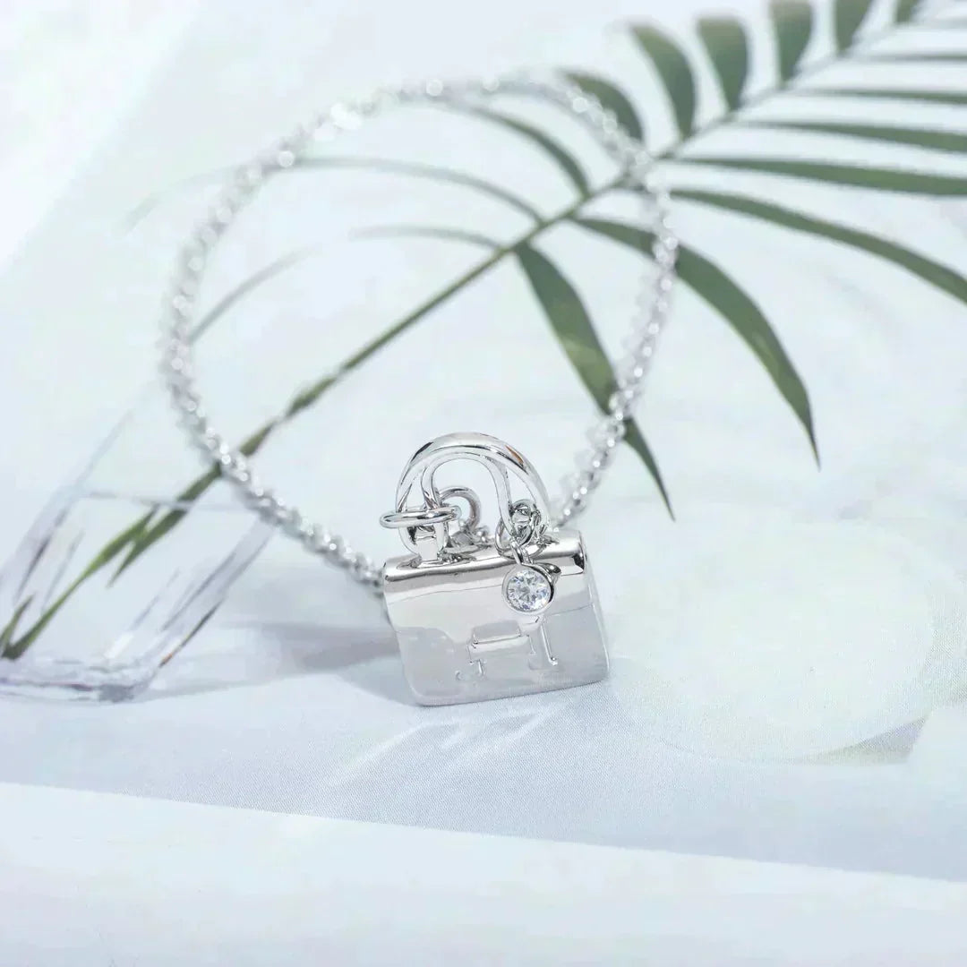 [Glow Muse]AMULETTE PEDANT SILVER NECKLACE