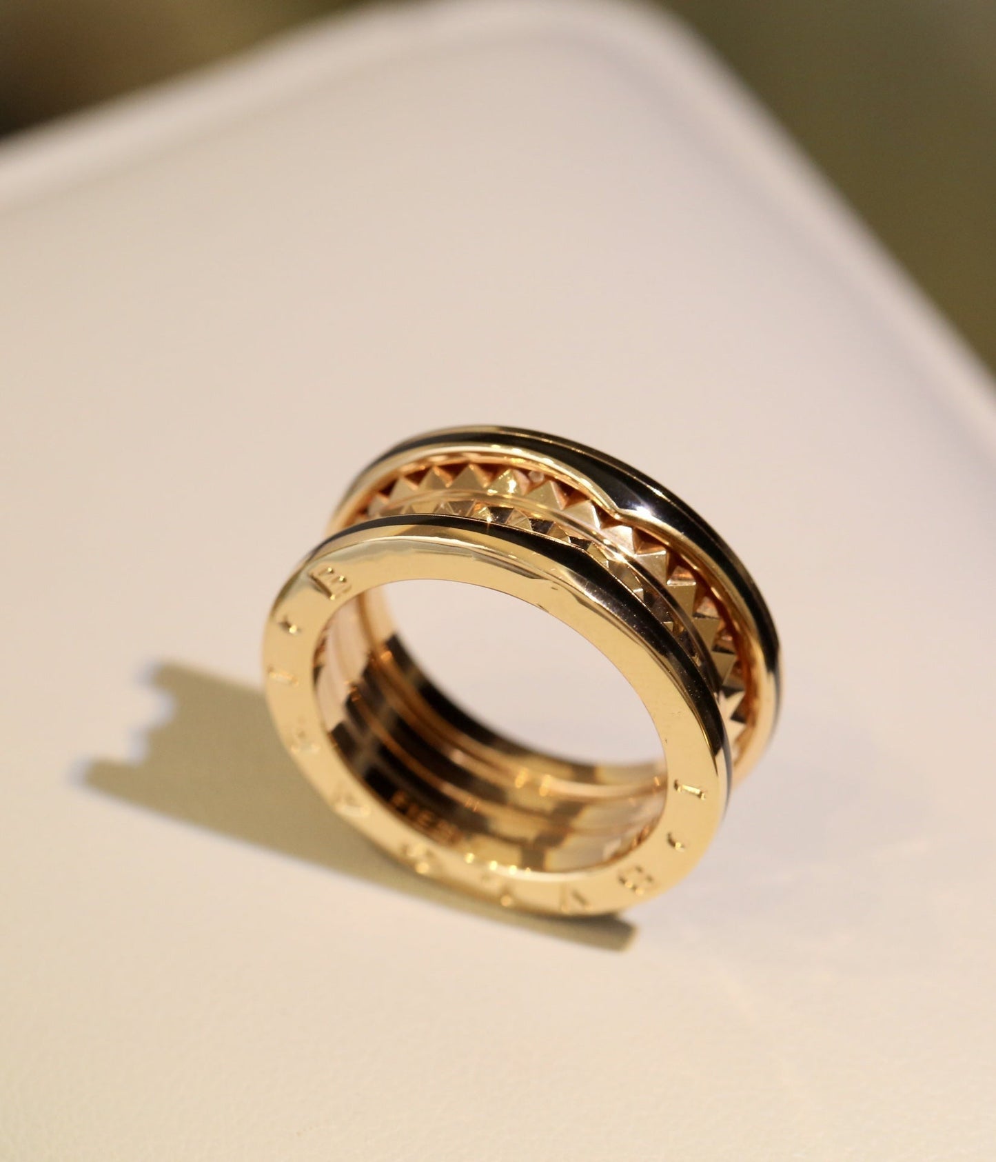 [Glow Muse] ANILLO DE CERÁMICA NEGRA, ORO ROSA Y CERO 1