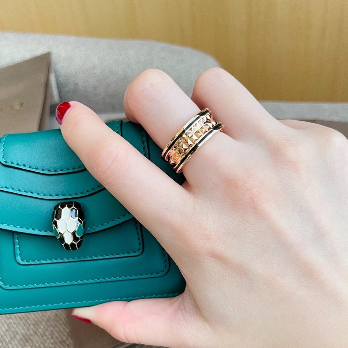[Glow Muse] ANILLO DE CERÁMICA NEGRA, ORO ROSA Y CERO 1