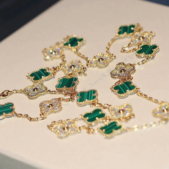 [Glow Muse]COLLAR DE DIAMANTES TRÉBOL CON 20 MOTIVOS DE MALAQUITA