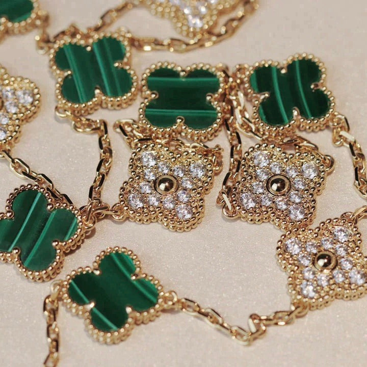 [Glow Muse]COLLAR DE DIAMANTES TRÉBOL CON 20 MOTIVOS DE MALAQUITA