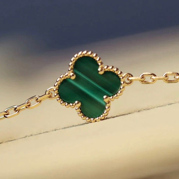 [Glow Muse]COLLAR DE DIAMANTES TRÉBOL CON 20 MOTIVOS DE MALAQUITA