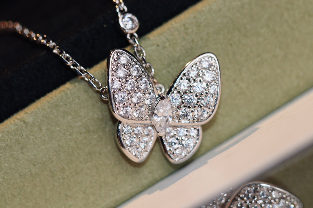 [Glow Muse]COLLAR DE MARIPOSA CON DIAMANTES