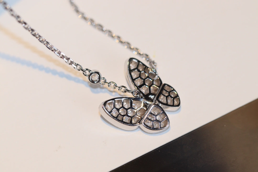[Glow Muse]COLLAR DE MARIPOSA CON DIAMANTES