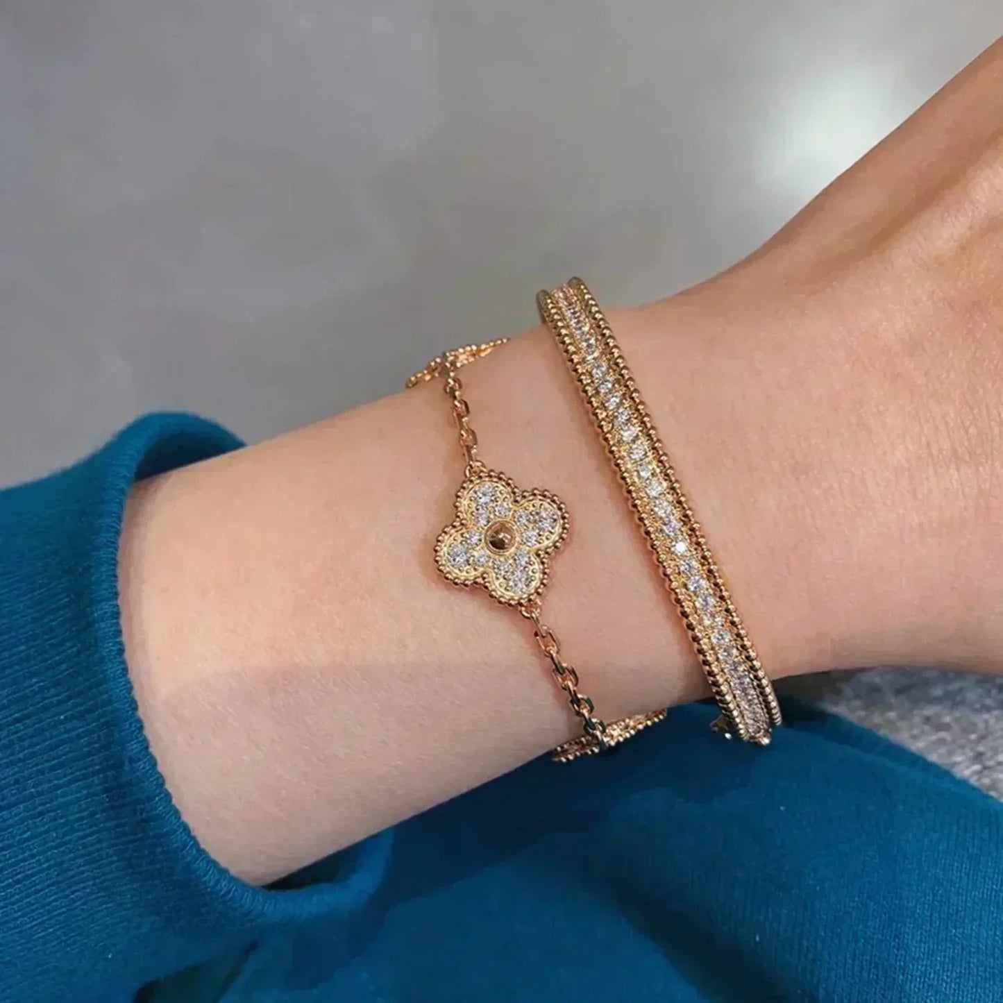[⭐Glow Muse] مجموعة أساور CLOVER 5 MOTIF المرصعة بالماس بالكامل