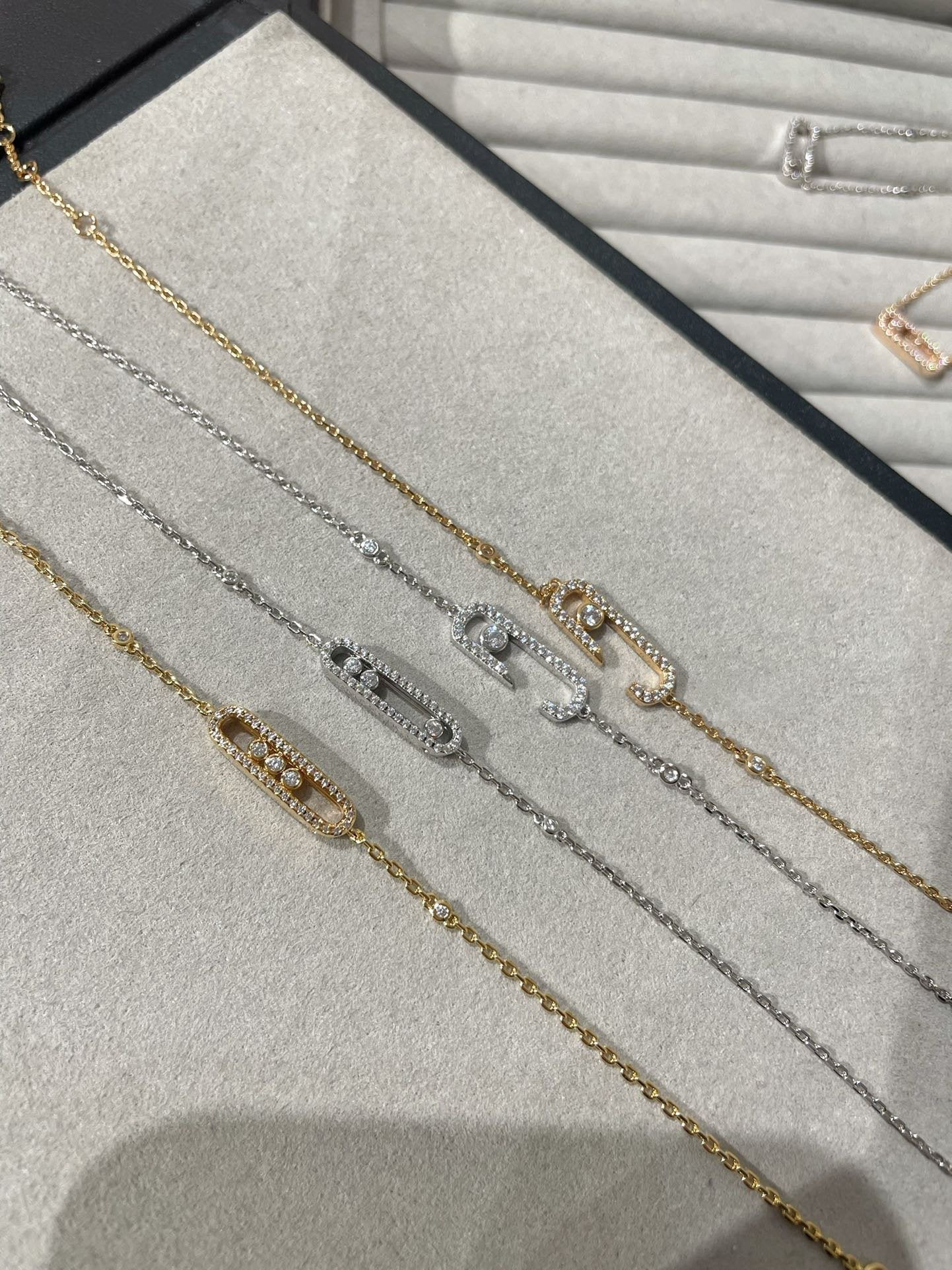[Glow Muse]BABY MOVE DIAMOND BRACELET