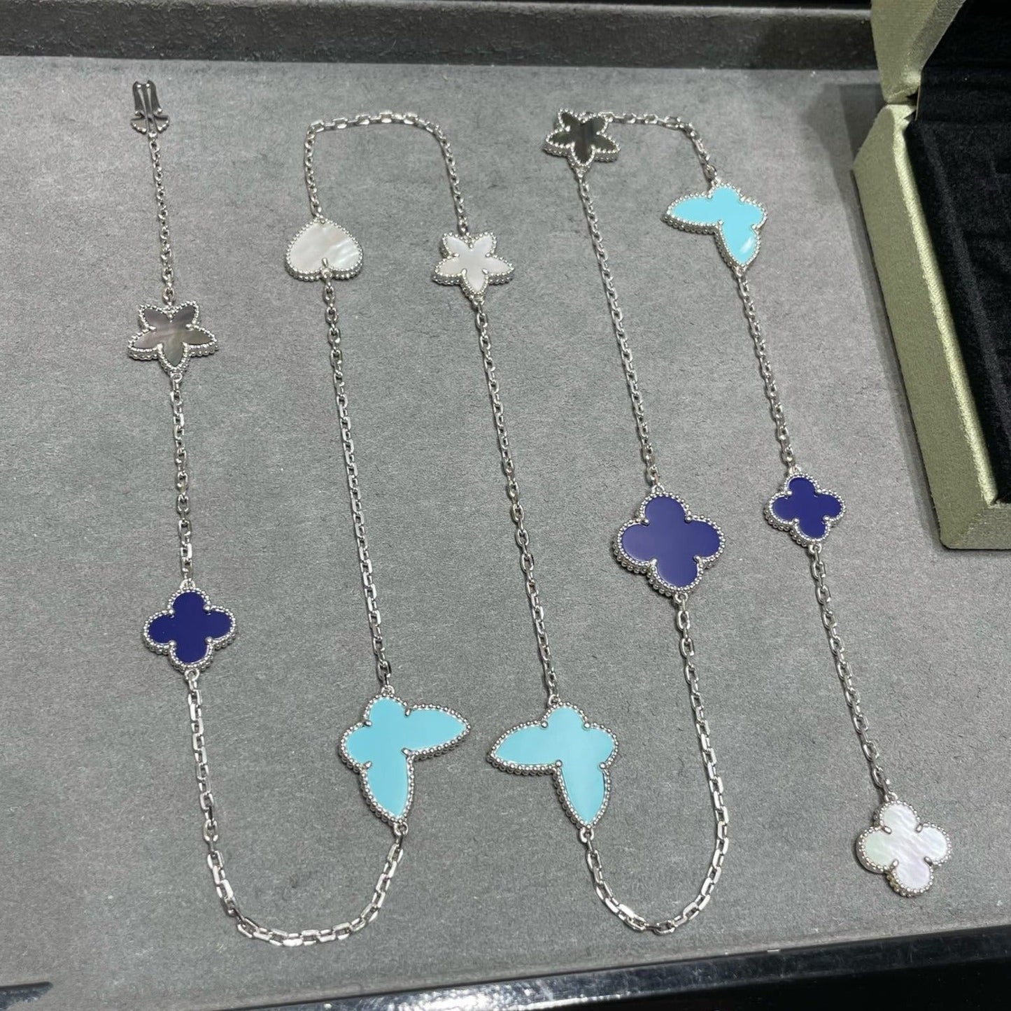 [Glow Muse]COLLAR PLATA 11 MOTIVOS TRÉBOL DE LA SUERTE