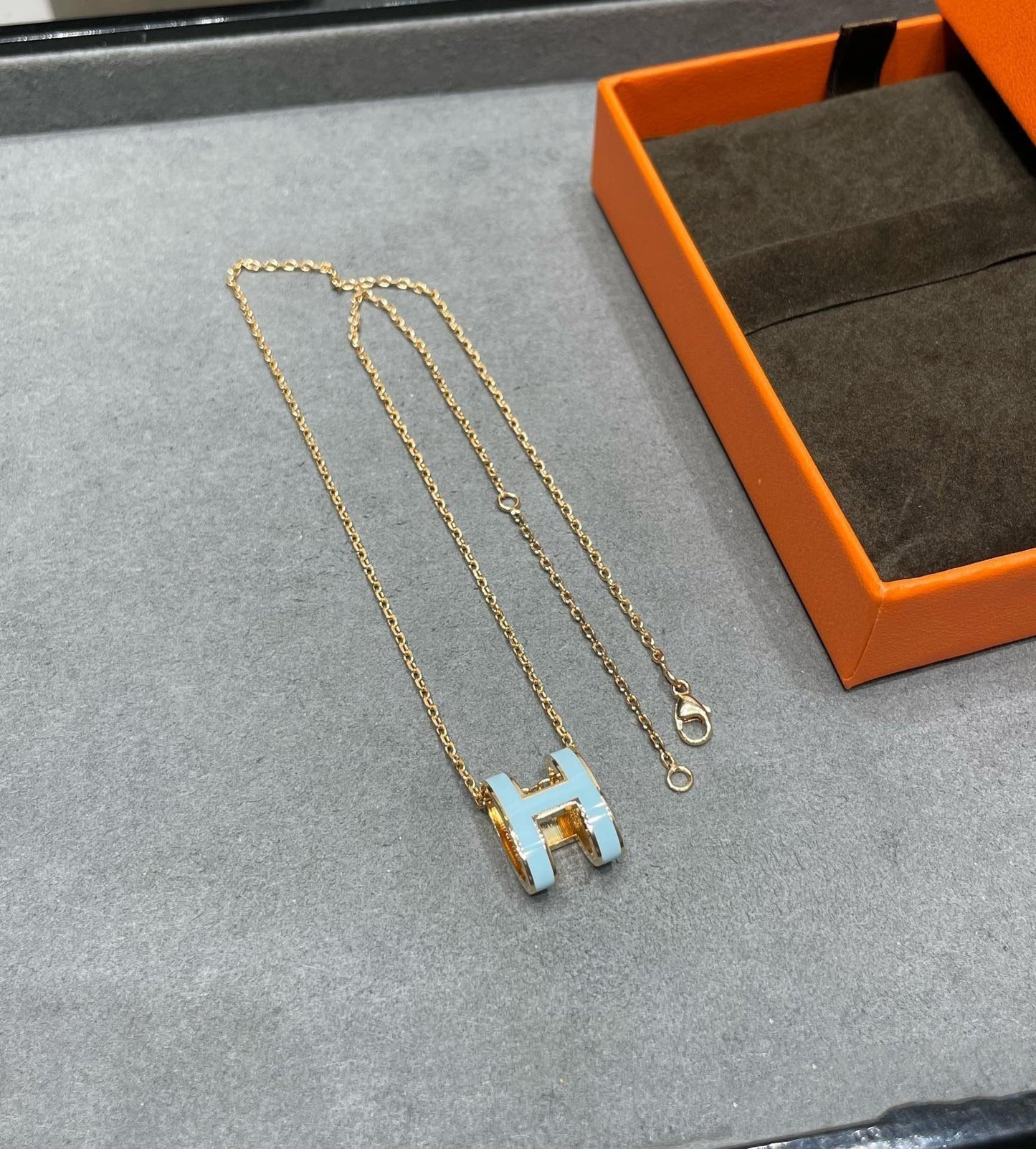 [Glow Muse]POP H SKY BLUE NECKLACE