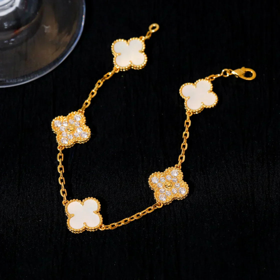[⭐Glow Muse] مجموعة أساور CLOVER WHITE PEARL MOP ذات الـ 5 نقوش