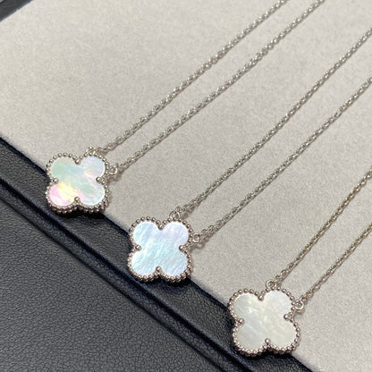 [Glow Muse]COLLAR TRÉBOL MEDIANO PLATA NÁCAR BLANCO