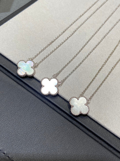 [Glow Muse]COLLAR TRÉBOL MEDIANO PLATA NÁCAR BLANCO