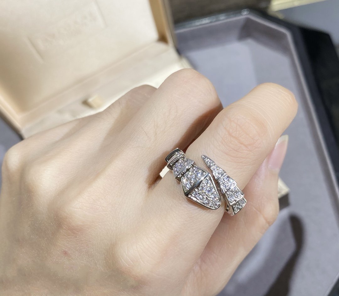[Glow Muse] ANILLO GRANDE DE PLATA SERPENTI CON PAVÉ DE DIAMANTES
