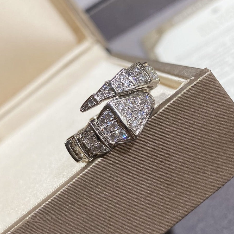[Glow Muse] ANILLO GRANDE DE PLATA SERPENTI CON PAVÉ DE DIAMANTES