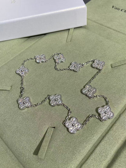 [Glow Muse Jewelry] قلادة كلوفر 10 موتيفز المرصعة بالماس بالكامل