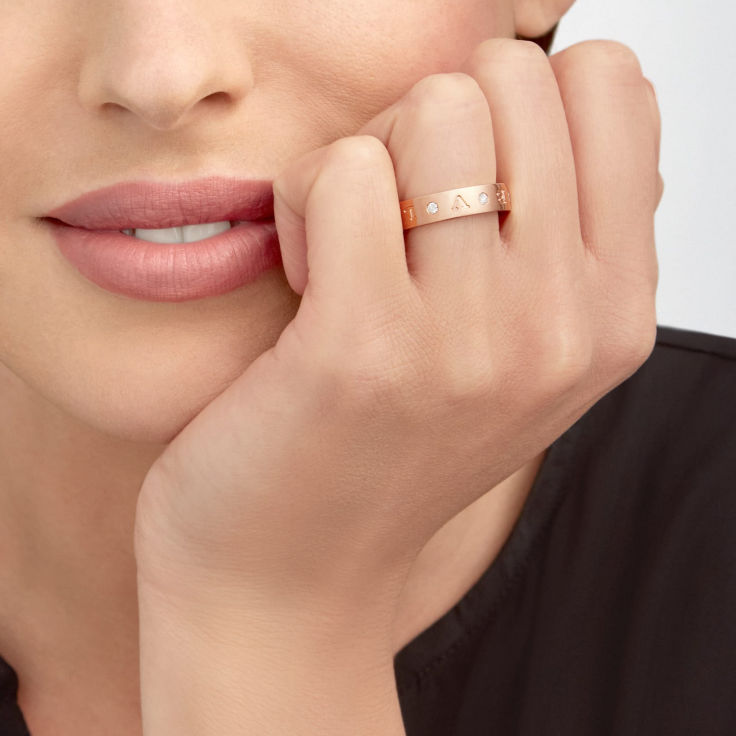 [Glow Muse]ANILLO BANDA DE ORO ROSA ESENCIAL CERO 1 CON DIAMANTES