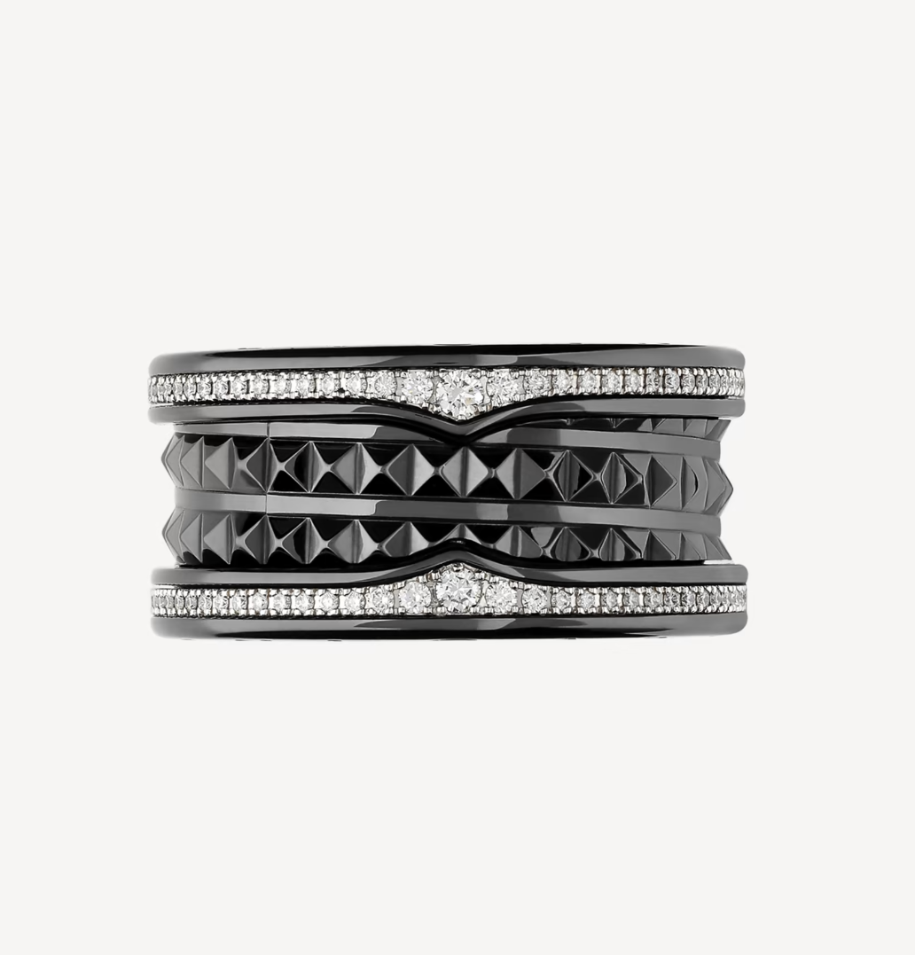 [Glow Muse] Anillo ZERO 1 ROCK DE CUATRO BANDAS DE CERÁMICA NEGRA CON ESPIRAL DE TACHUELAS Y DIAMANTES PAVÉ