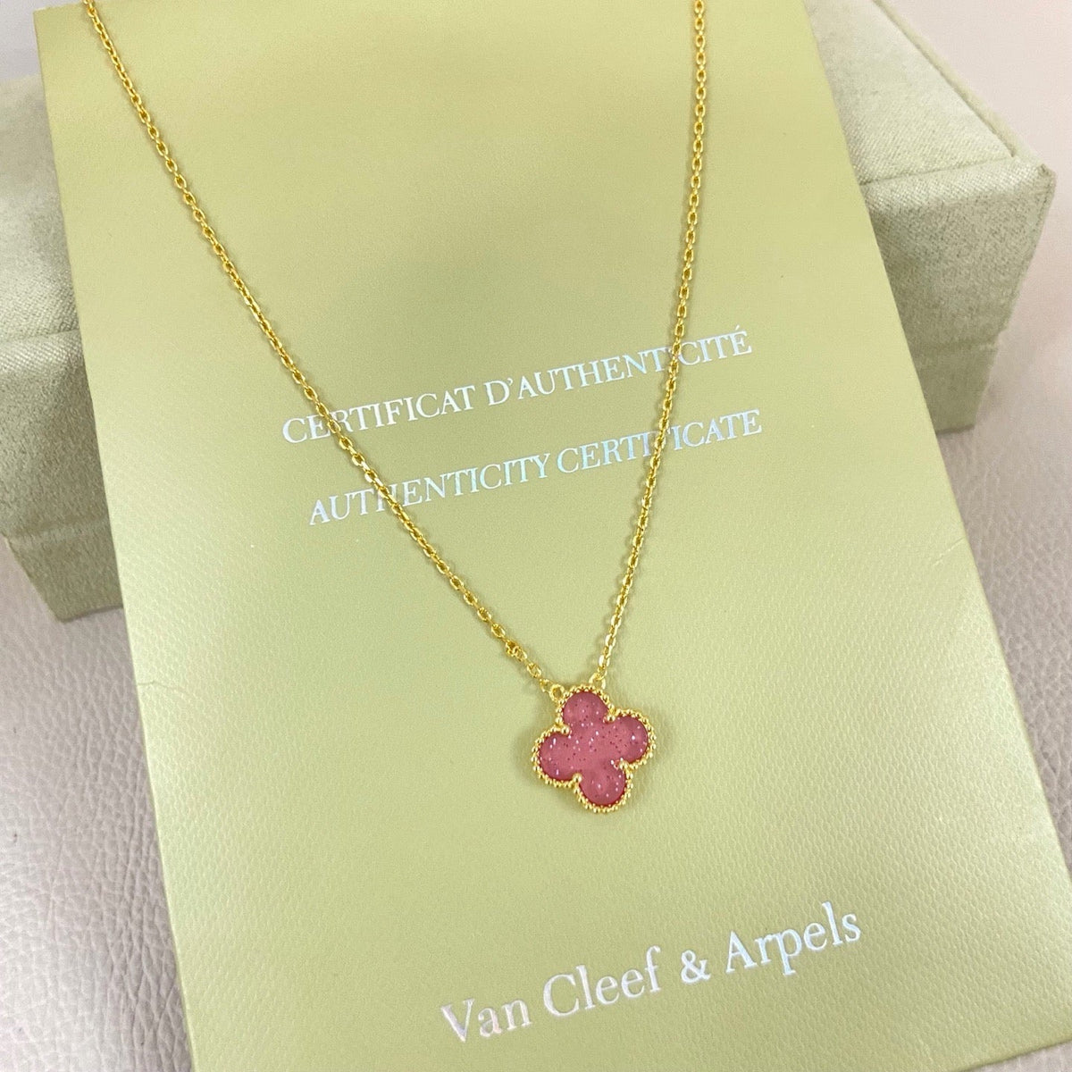 [⭐Glow Muse]15MM BUBBLE PINK ENAMEL SINGLE-FLOWER FOUR-LEAF CLOVER NECKLACE