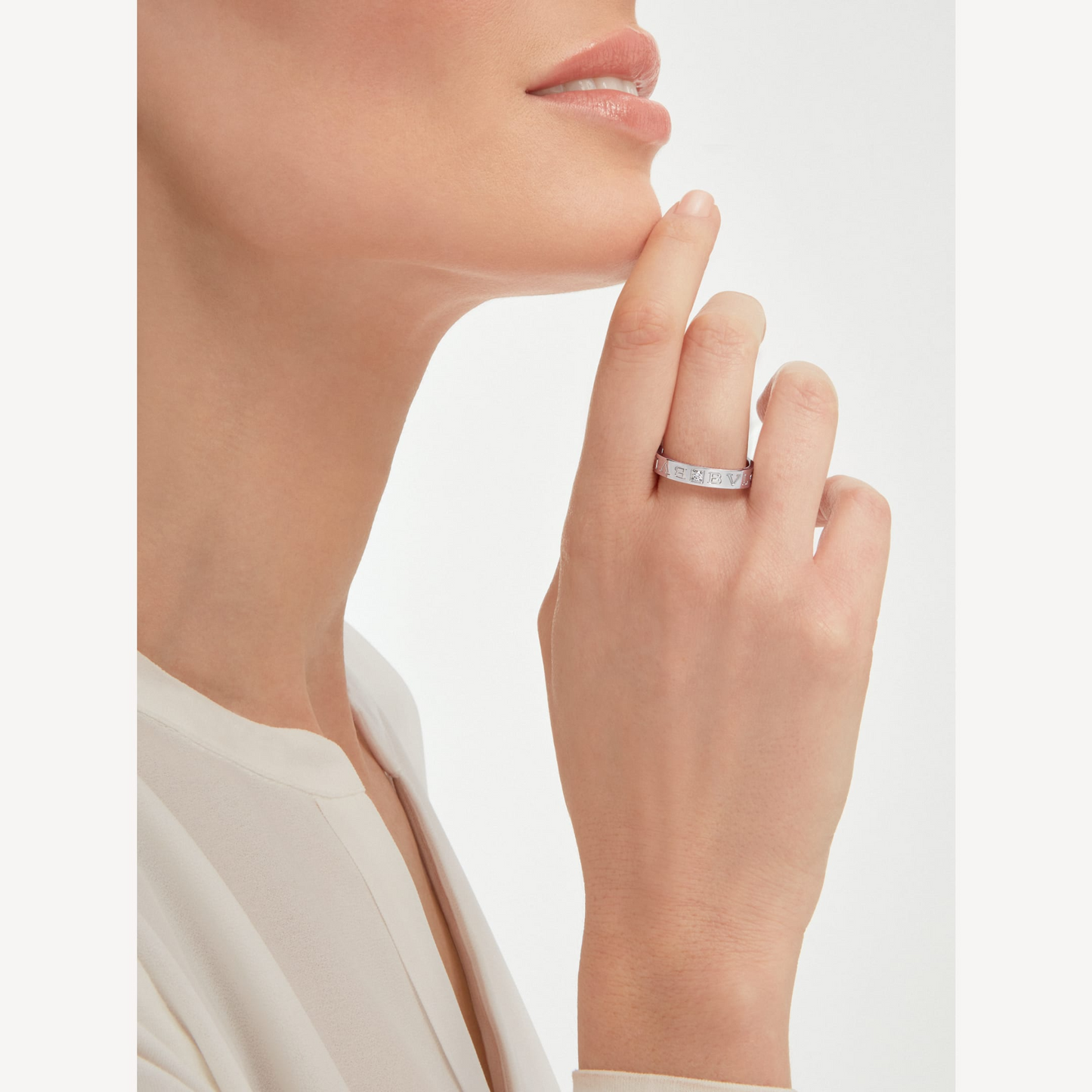 [Glow Muse]CERO 1 IMPRESCINDIBLE CON UN ANILLO DE DIAMANTES