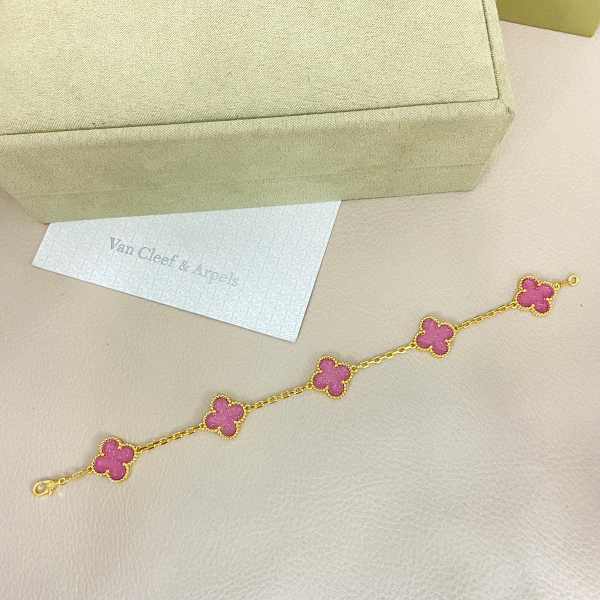 [⭐Glow Muse]NEW BUBBLE PINK ENAMEL 5-FLOWER BRACELET