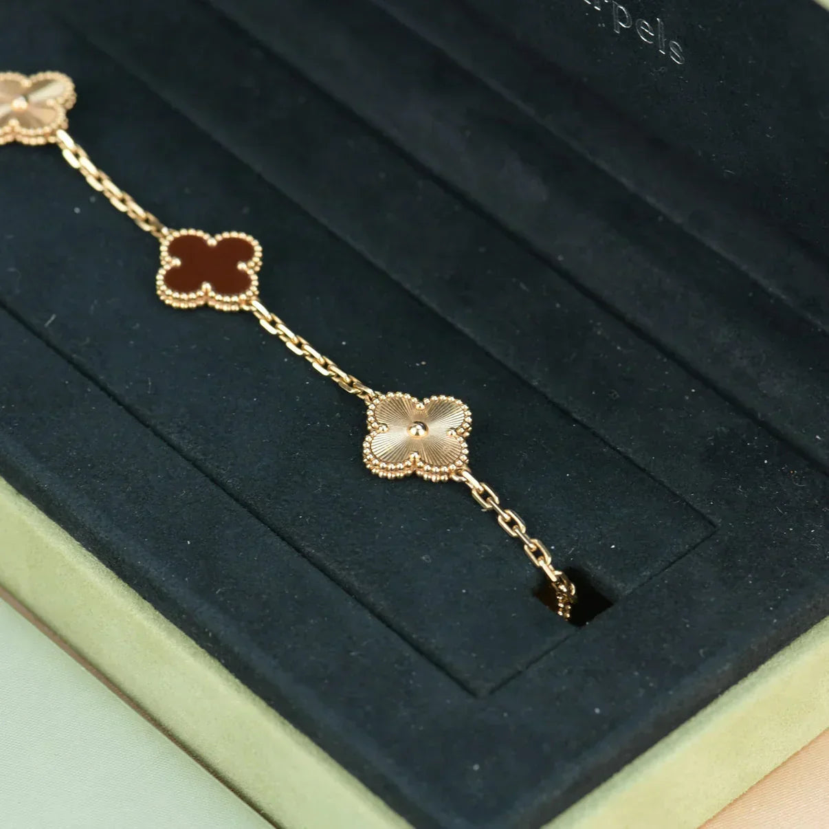 [⭐Glow Muse] مجموعة سوار CLOVER 5 MOTIF من العقيق الأحمر