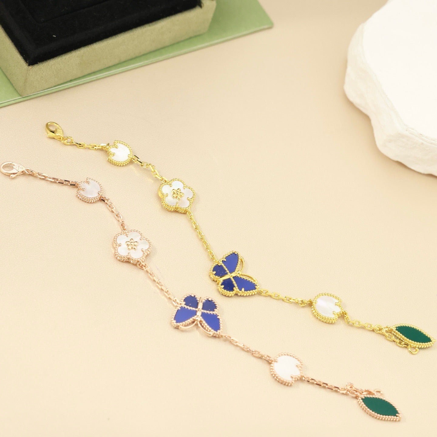 [Glow Muse]PULSERA DE 5 MOTIVOS DE MARIPOSA LUCKY SPRING