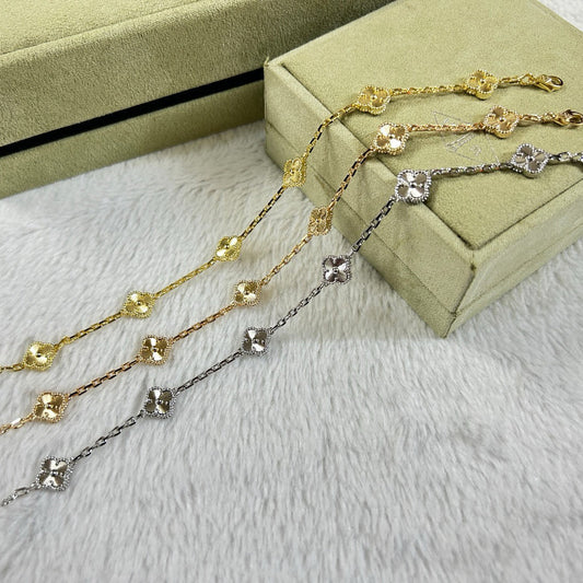 [Glow Muse] PULSERA DE DIAMANTES CON 6 MOTIVOS DE TRÉBOL