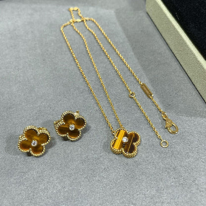 [Glow Muse] قلادة CLOVER 15MM DIAMOND AND YELLOW TIGER'S EYE AGATE