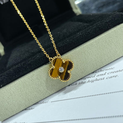 [Glow Muse] قلادة CLOVER 15MM DIAMOND AND YELLOW TIGER'S EYE AGATE