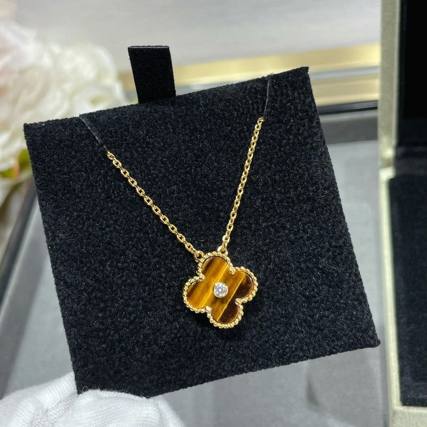 [Glow Muse] قلادة CLOVER 15MM DIAMOND AND YELLOW TIGER'S EYE AGATE