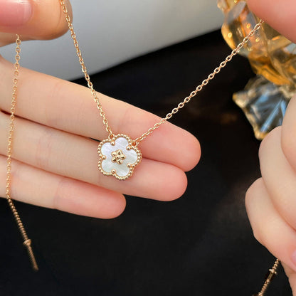 [Glow Muse]COLLAR BLANCO CON FLORES DE CEREZO MOP "LUCKY"