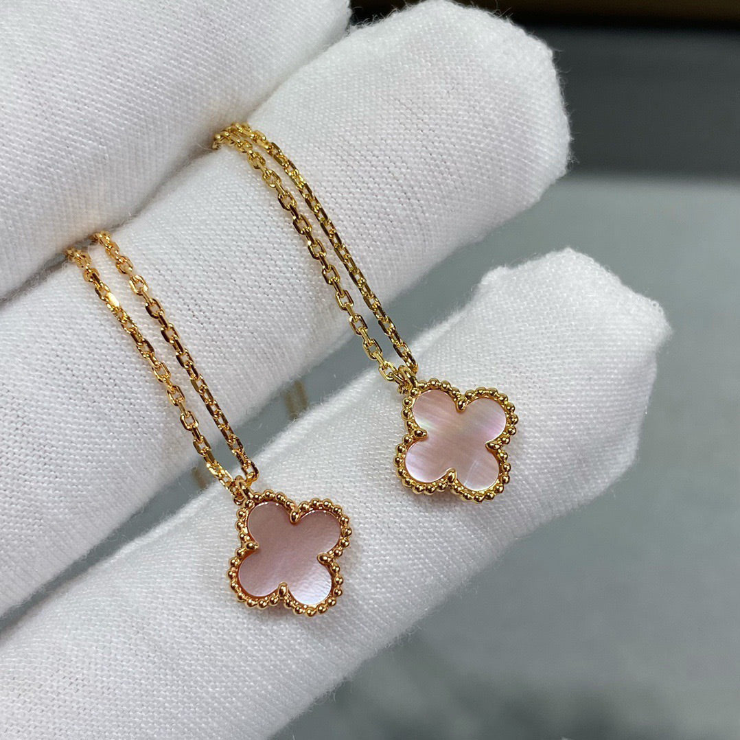 [Glow Muse]COLLAR DE UNA FLOR CLOVER DE NÁCAR ROSA DE 15 MM