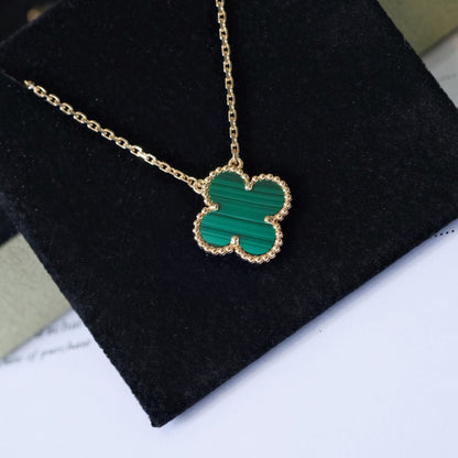 [Glow Muse]COLLAR FLOR SOLITARIA MALACHITE TRÉBOL 15MM