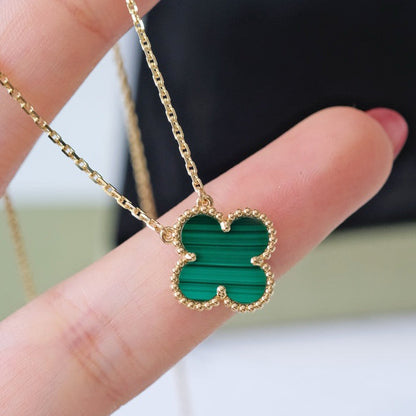 [Glow Muse]COLLAR FLOR SOLITARIA MALACHITE TRÉBOL 15MM