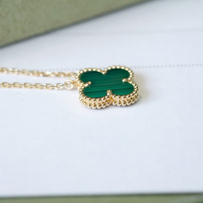 [Glow Muse]COLLAR FLOR SOLITARIA MALACHITE TRÉBOL 15MM