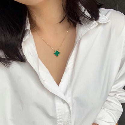 [Glow Muse]COLLAR FLOR SOLITARIA MALACHITE TRÉBOL 15MM