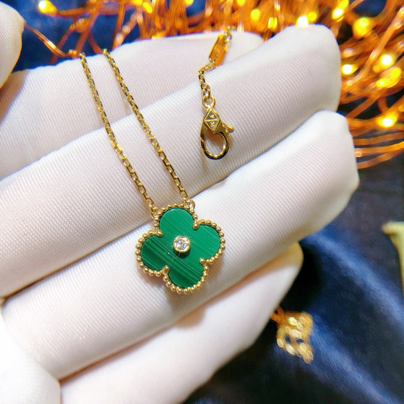 [Glow Muse]COLLAR DE TRÉBOL DE 15 MM CON DIAMANTE Y TURQUESA
