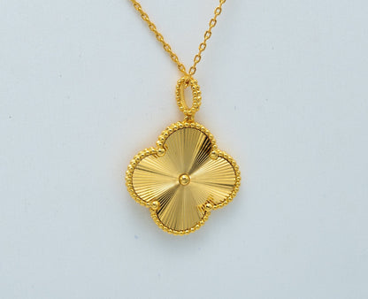 [Glow Muse]COLLAR CON COLGANTE TRÉBOL 25MM ORO