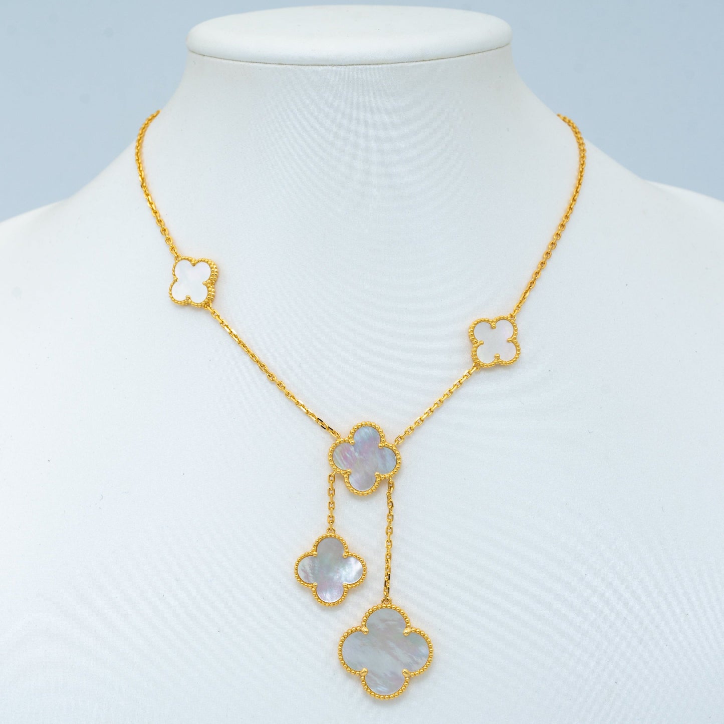 [Glow Muse] قلادة كلوفر من عرق اللؤلؤ 6 موتيف