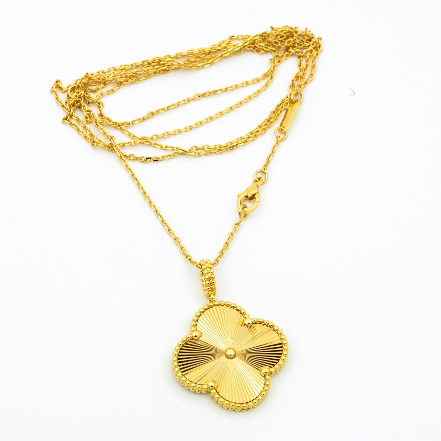 [Glow Muse]COLLAR CON COLGANTE TRÉBOL 25MM ORO