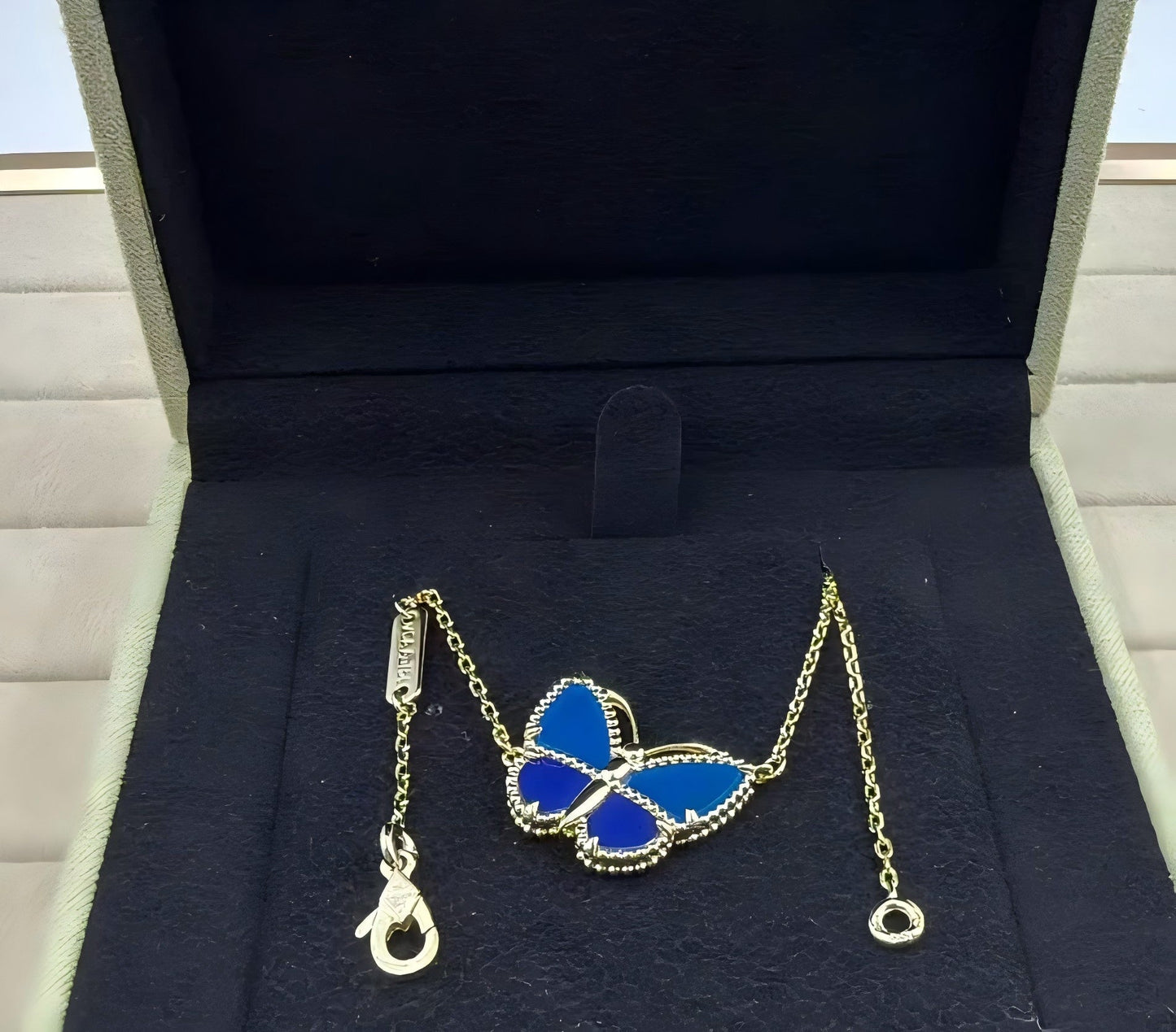 [Glow Muse] COLLAR CON 1 MOTIVO DE MARIPOSA LUCKY NOVEDAD 2026