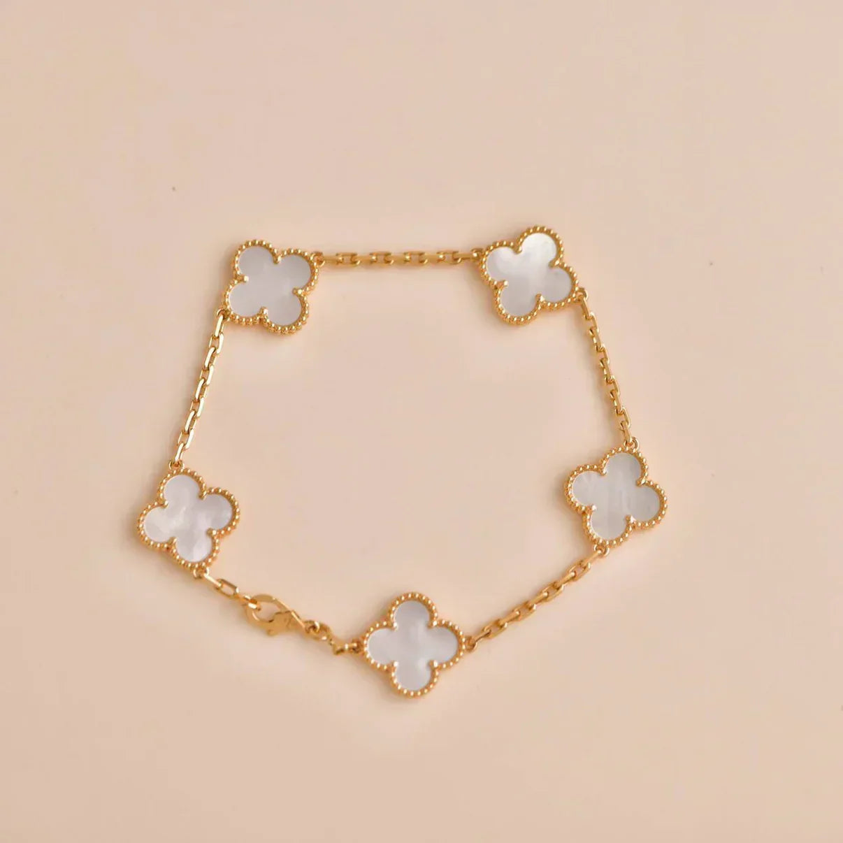 [⭐Glow Muse] مجموعة أساور CLOVER WHITE PEARL MOP ذات الـ 5 نقوش