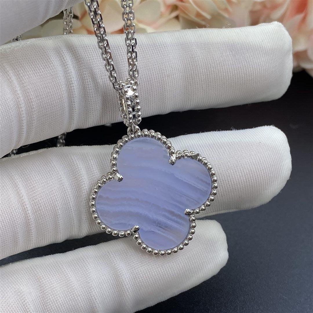 [Glow Muse]COLLAR GRANDE TRÉBOL DE CALCEDONIA PLATA TRÉBOL