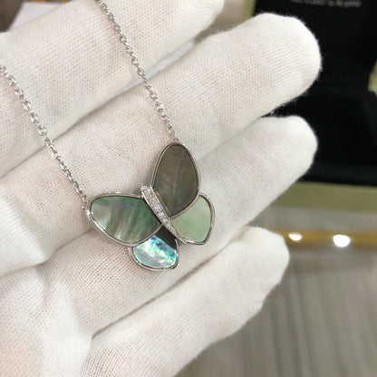[Glow Muse]COLLAR DE PLATA CON COLGANTE DE MARIPOSA GRANDE Y DIAMANTES