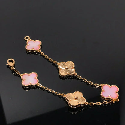 [⭐Glow Muse] مجموعة سوار CLOVER 5 MOTIFS من عرق اللؤلؤ الوردي