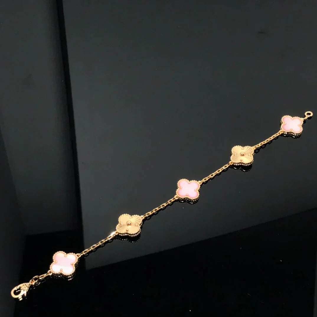 [⭐Glow Muse] مجموعة سوار CLOVER 5 MOTIFS من عرق اللؤلؤ الوردي
