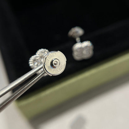 [Glow Muse]PENDIENTES DE BOTÓN PEQUEÑOS DE DIAMANTES CLOVER