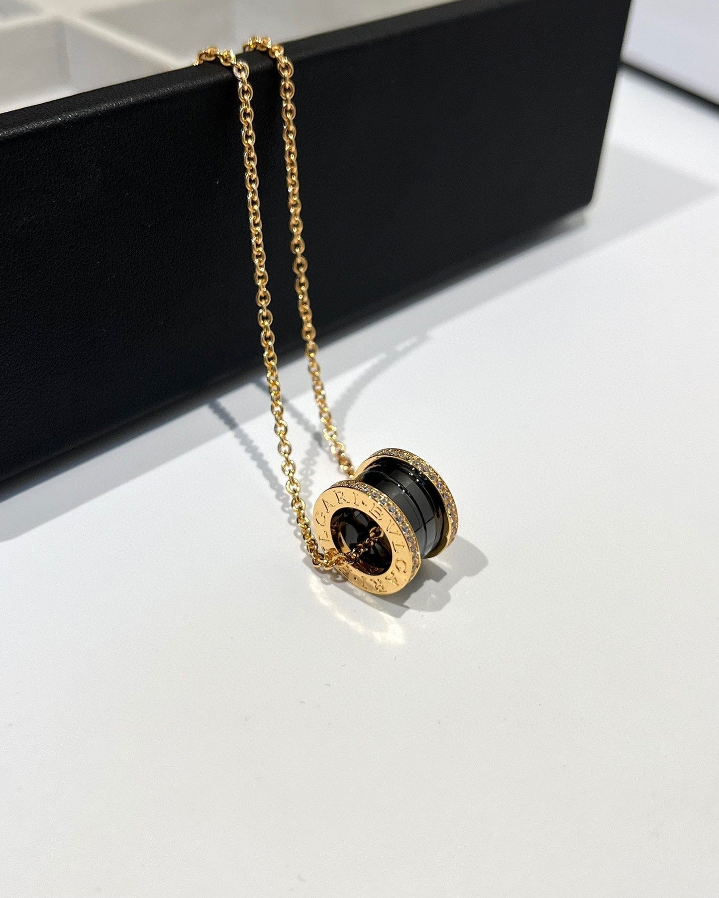 [Glow Muse]ZERO 1 BLACK CERAMIC DIAMOND PINK GOLD NECKLACE